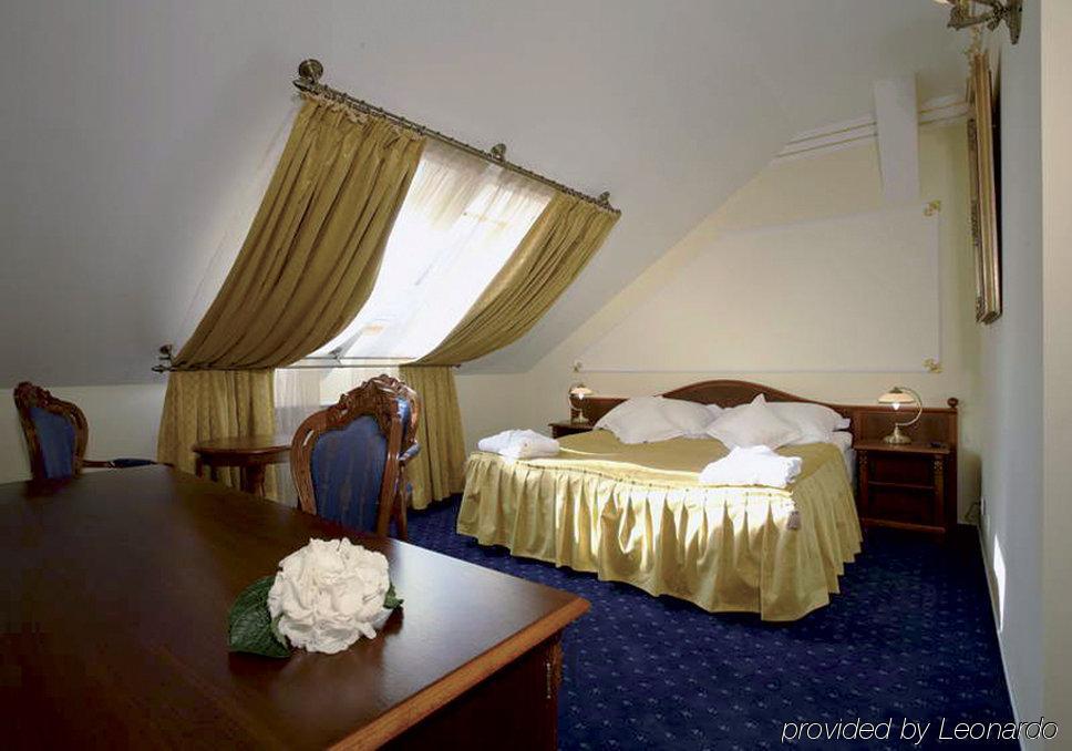 فندق براغفي  فندق جينيرال الغرفة الصورة